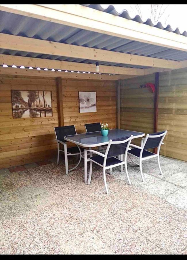 Cozy Chalet In Opmeer Near Amsterdam And Beach Kültér fotó