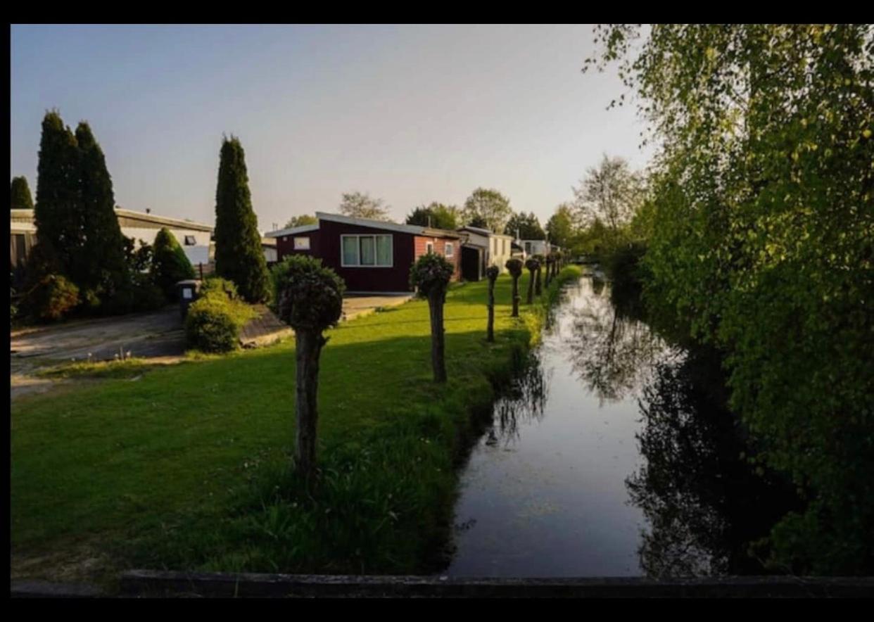 Cozy Chalet In Opmeer Near Amsterdam And Beach Kültér fotó